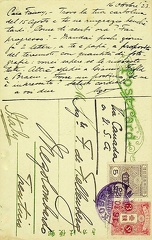 Mezzolombardo - Ottobre 1923 - Tracce di vita
Retro dell'img96
Recuperata a Singapore, questa cartolina scritta al sig. F. Fellenberg di Mezzolombardo dovrebbe essere partita da lì, arrivata a Mezzolombardo e poi di nuovo tornata a Singapore oppure non è mai partita... misteri
Interessante il riferimento al terremoto che si verificò il mese precedente
Il grande terremoto colpì la pianura del Kantō sull'isola maggiore giapponese del Honshū la mattina del 1º settembre 1923 alle 11:58.
Fu stimato che il sisma ebbe una magnitudo pari a 7,9 con l'epicentro sotto la baia di Sagami ed ipocentro a una profondità di 23 chilometri.
Secondo le testimonianze il sisma durò fra i 4 ed i 10 minuti.
Il terremoto devastò Tokyo, il porto di Yokohama, e le prefetture circostanti di Chiba, Kanagawa, e Shizuoka, e causò grandi distruzioni in tutta la regione del Kantō.
Le morti causate dal sisma sono stimate fra 100 000 e 142 000, mentre i dispersi, presumibilmente deceduti, furono 37 000.
Dato che il terremoto avvenne all'ora di pranzo, quando molte persone stavano utilizzando il fuoco per cucinare, i danni furono incrementati da incendi che divamparono in numerosi luoghi e che furono rapidamente alimentati dal violento tifone che si stava avvicinando dalla costa della penisola di Noto nel nord del Giappone.
Gli incendi provocarono la fusione dell'asfalto delle strade, intrappolando ed uccidendo molte persone che tentavano la fuga.
L'episodio singolo che vide il più grande numero di morti fu l'incenerimento in un vortice di fuoco di circa 38 000 persone, radunate in uno spazio aperto a Rikugun Honjo Hifukusho a Tokyo e che credevano di essere ormai in salvo.
Il terremoto provocò la rottura delle condutture dell'acqua, rendendo più difficili lo spegnimento dei fuochi, che durarono due giorni, fino alla mattina del 3 settembre, quando si spensero per mancanza di combustibile.
Gli incendi furono la principale causa del grande numero di vittime.
img96a.jpg